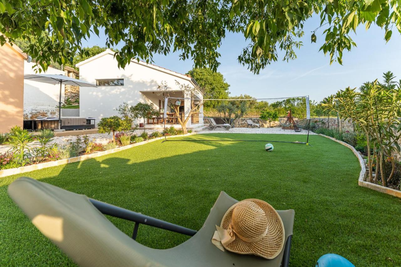 Holiday Home - Villa Thorak Anić Exterior foto