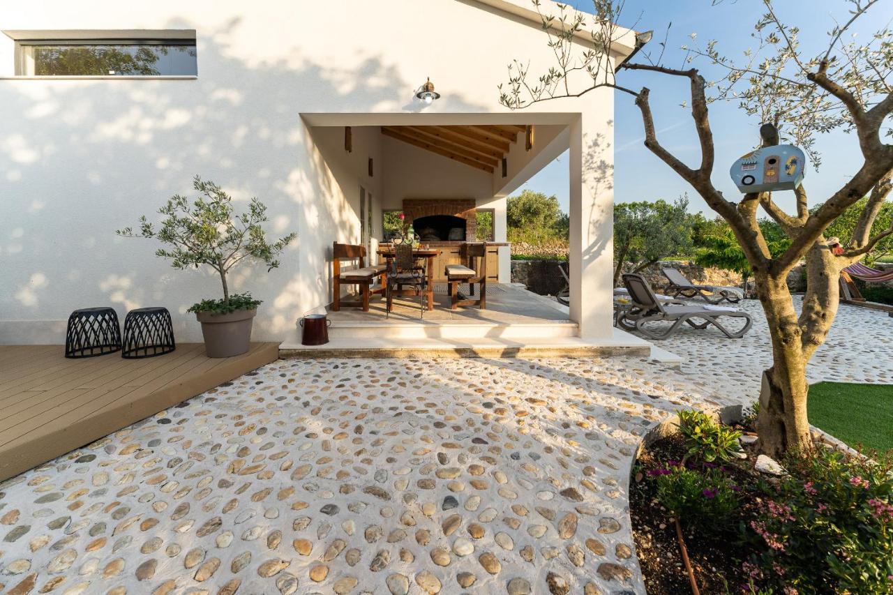 Holiday Home - Villa Thorak Anić Exterior foto