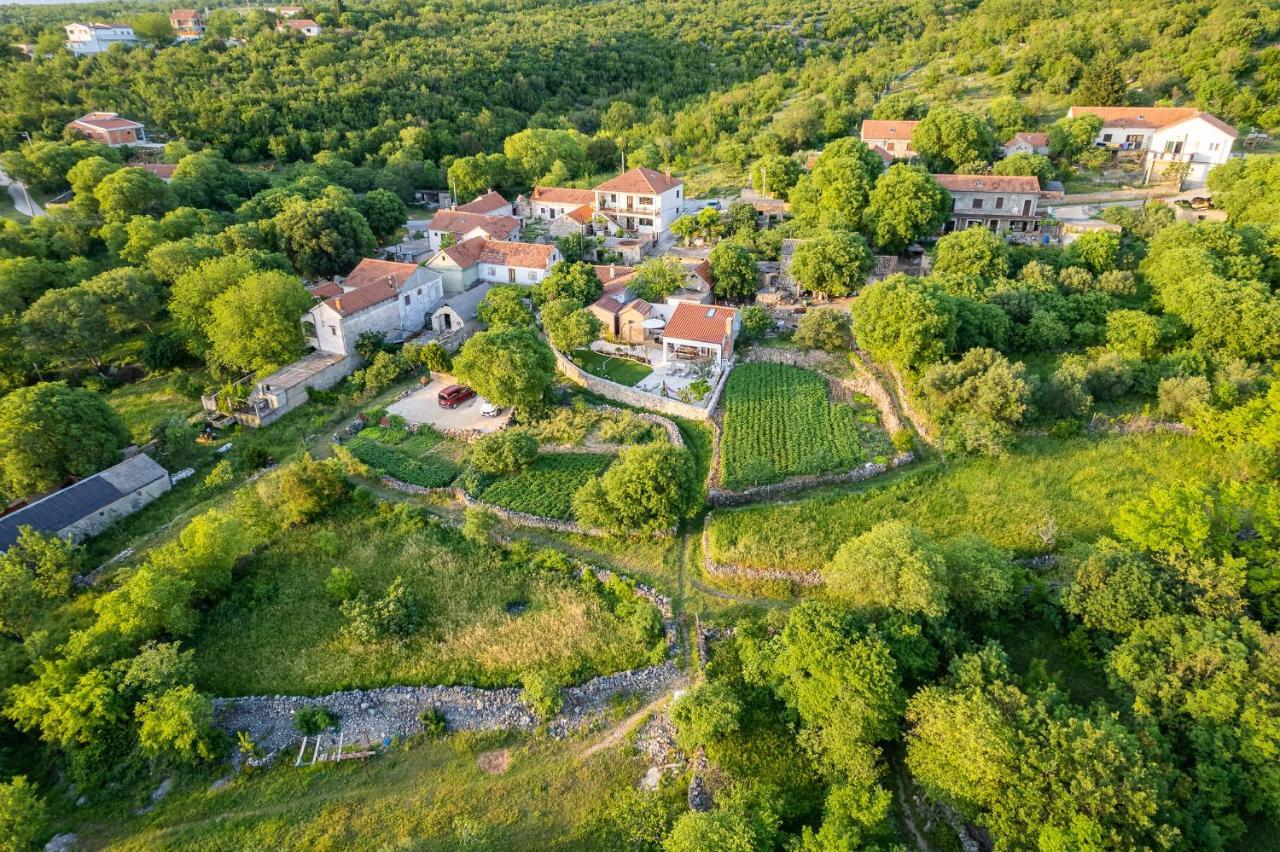Holiday Home - Villa Thorak Anić Exterior foto
