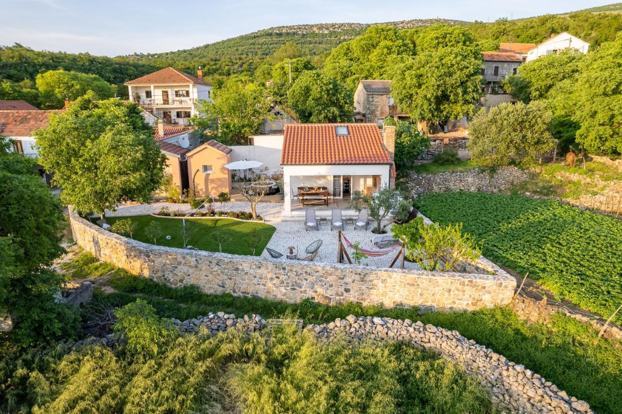 Holiday Home - Villa Thorak Anić Exterior foto