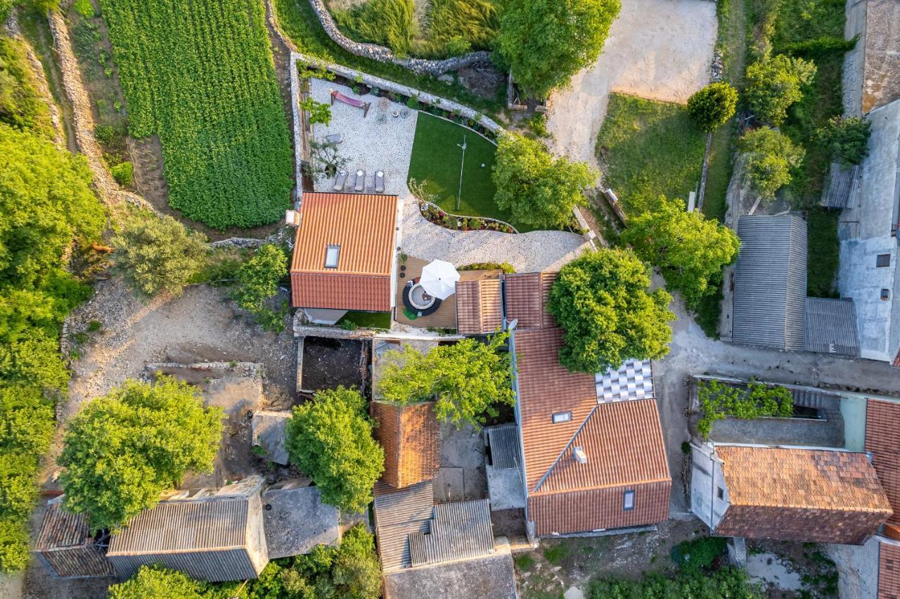 Holiday Home - Villa Thorak Anić Exterior foto